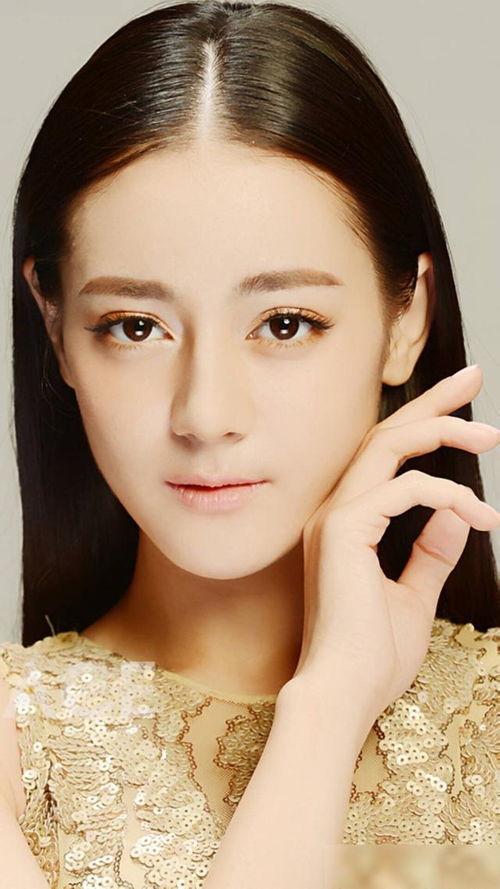 爆料娱乐圈迪丽热巴吴磊,甜蜜互动引粉丝热议  第1张